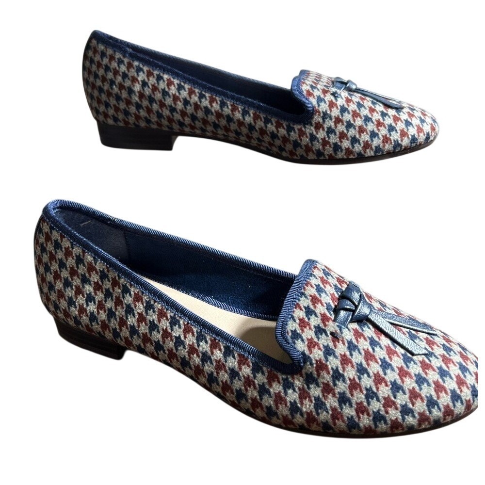 New Charter Club hounds tooth fabric flats size 6.5.  Taupe, navy, and burgundy.